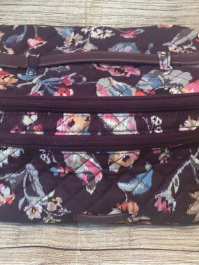 Vera Bradley quilted Iconic Train Case/make up/cosmetic in Indiana Rose Pattern